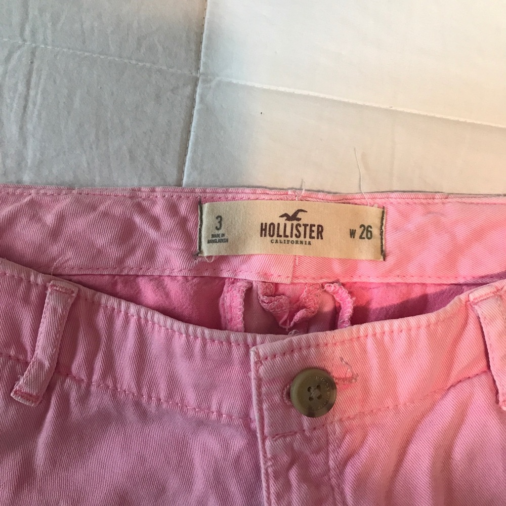 Hollister khaki pink shorts